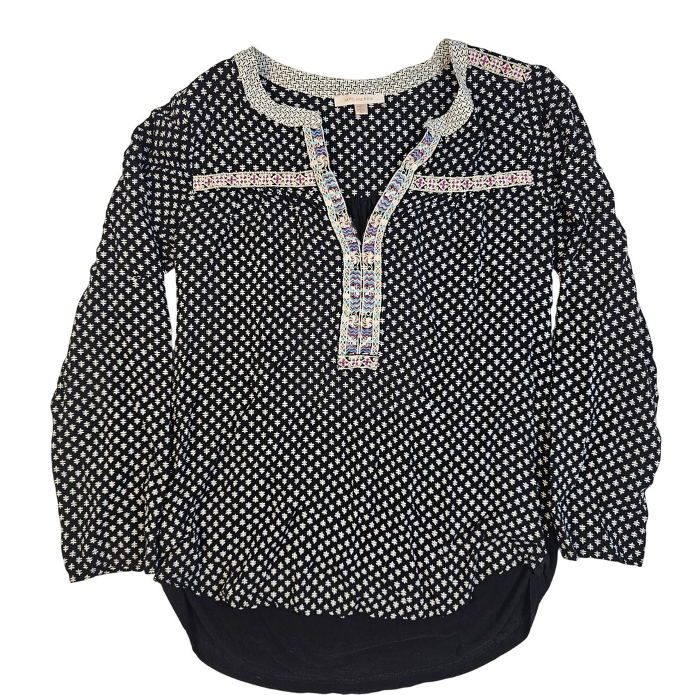 Skies Are Blue Black White Geometric Embroidered Split Neck Blouse Small